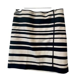 White‎ House Black Market Striped Mini Skirt Size 8 Black White Knit Business